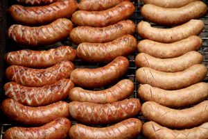 Jak przygotować egzotyczne dania na przyjęcie w stylu tapas: małe smakołyki, które zachwycą gości